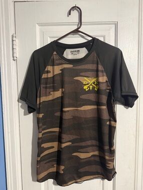 Dakine Men's Short-Sleeve Camo Tee in Olive and Brown with Yellow Logo